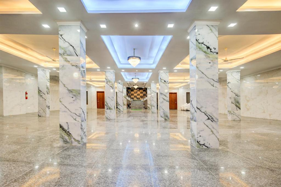 Super Townhouse Naya Gaon Formerly Hotel Paradise,,3 star