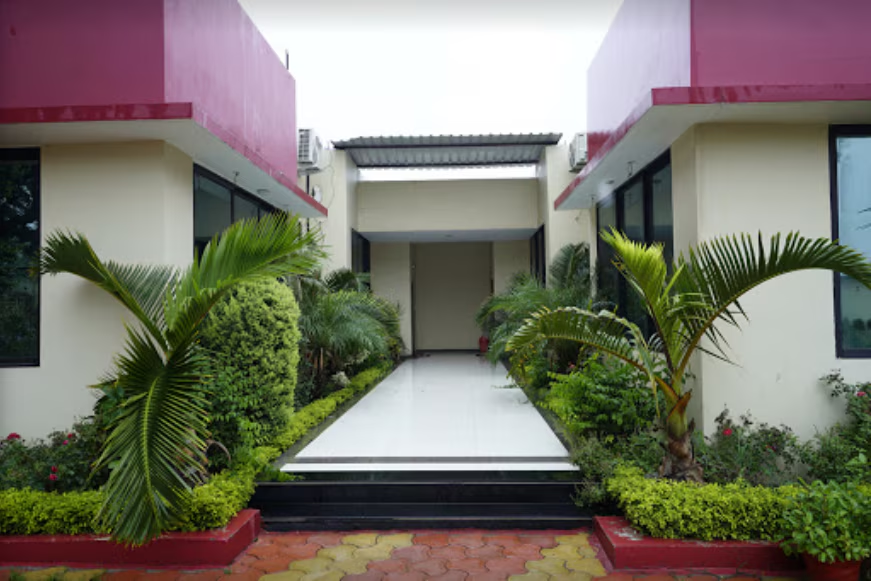 Hotel Shivani Resort,,3 star