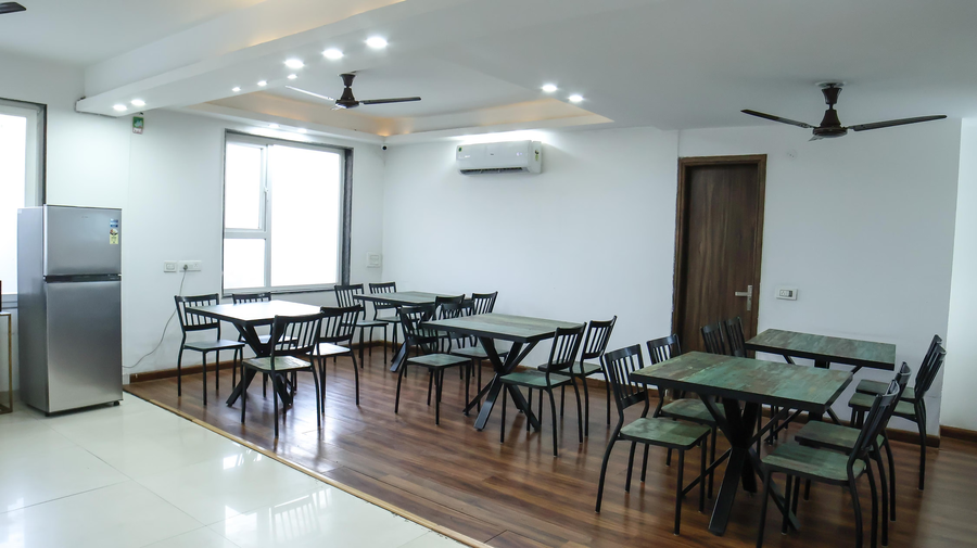 Housr Sector 54 Suncity Gurgaon,Golf Course Road,4 star