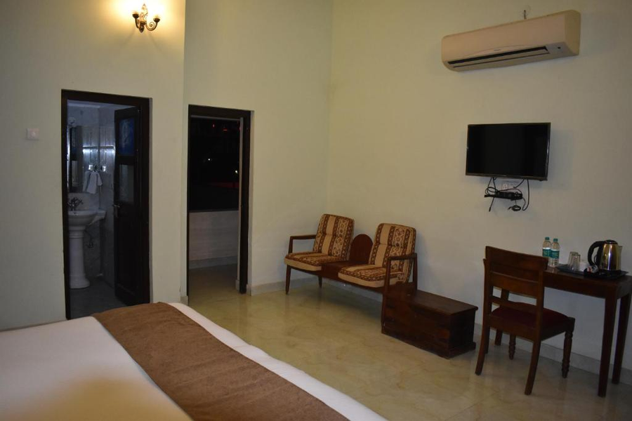 hotel nawal sagar palace