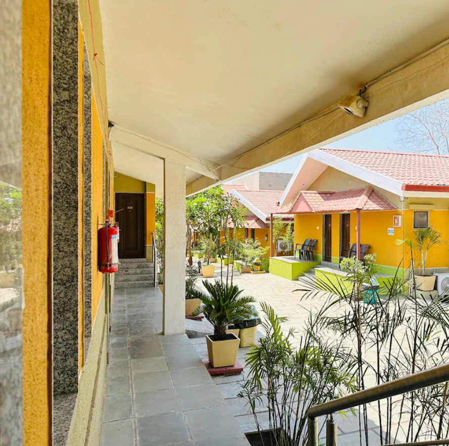 Lion Park Hotel & Resorts,Keshod>>Junagadh,4 star