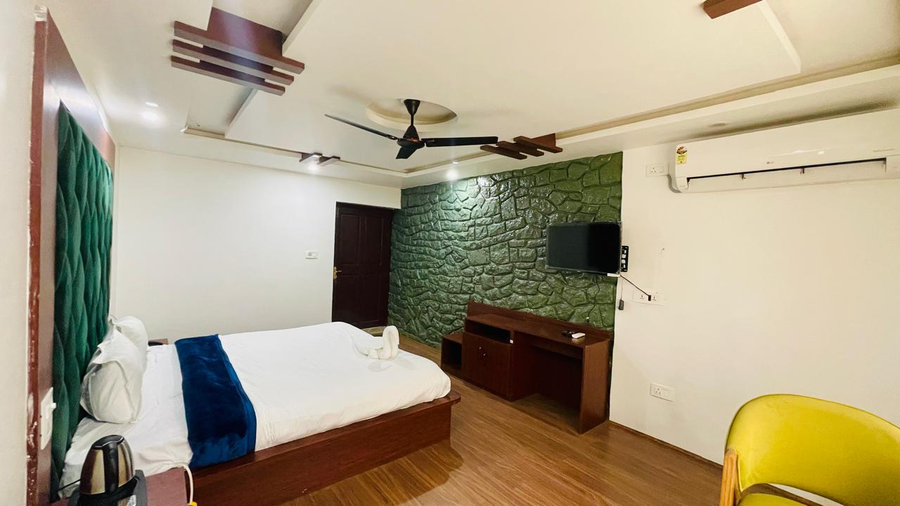 Palm Paradise,Raj Bagh,3 star