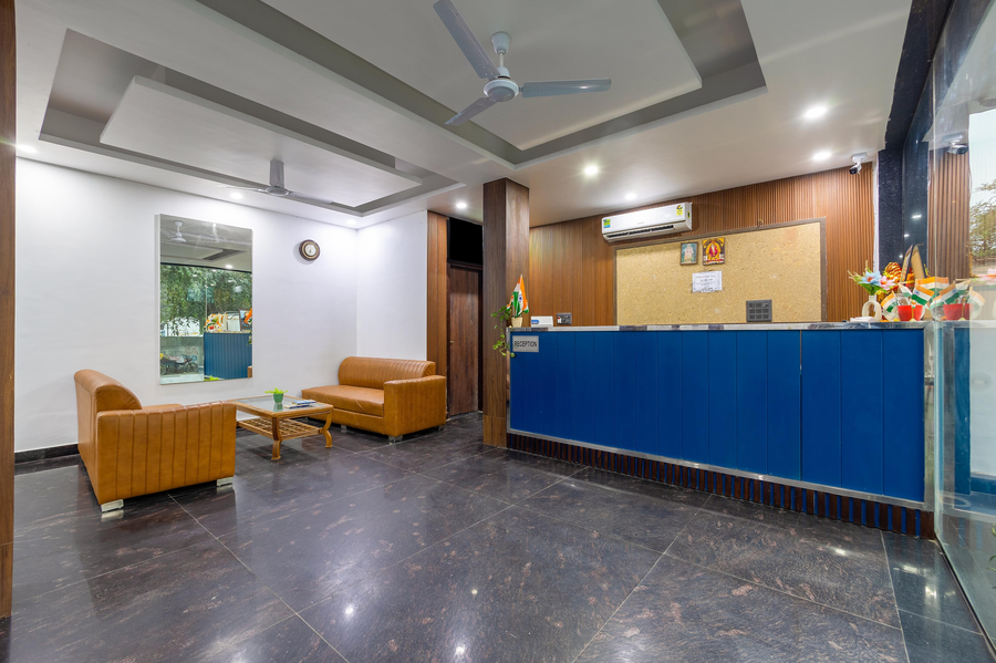 hotel aura grand sector 63 noida