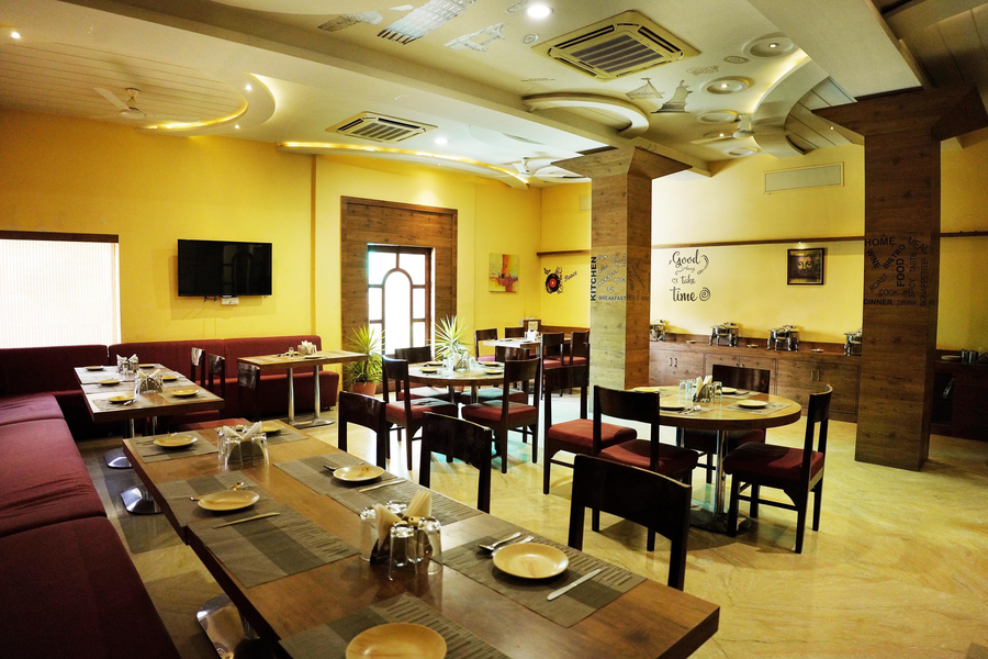 Hotel Sandhu Palace,Ajit Colony>>Jodhpur,3 star