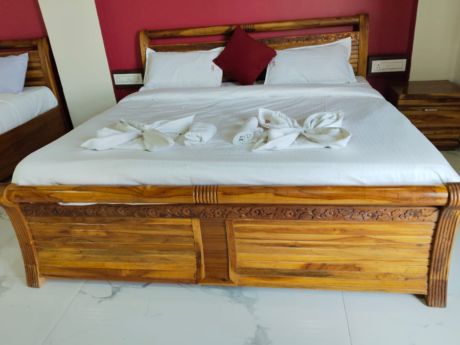 Kadam Palace,Tapola Road,3 star