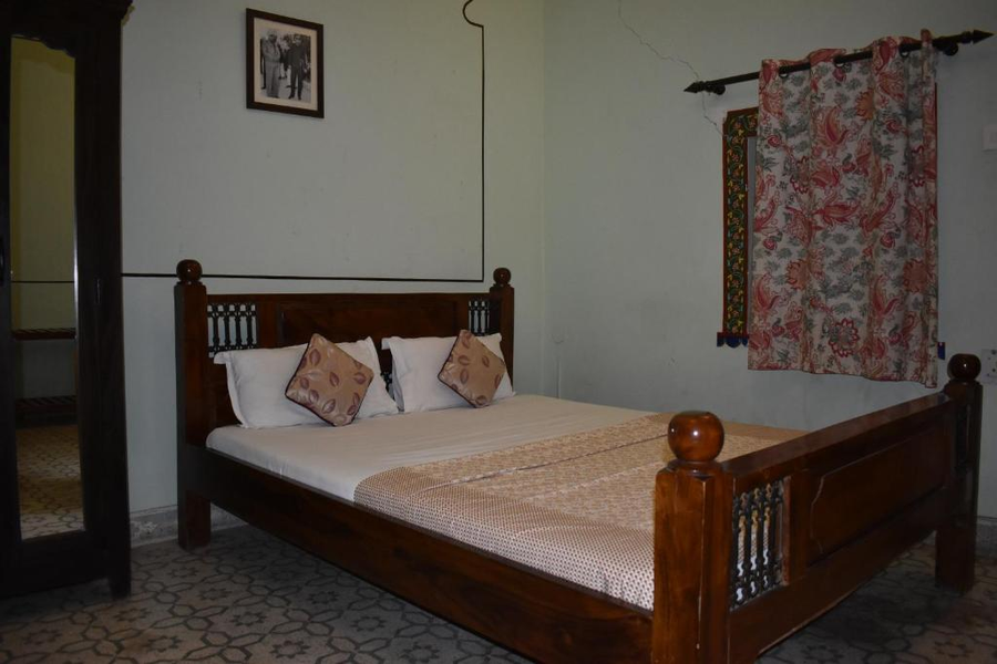 hotel nawal sagar palace