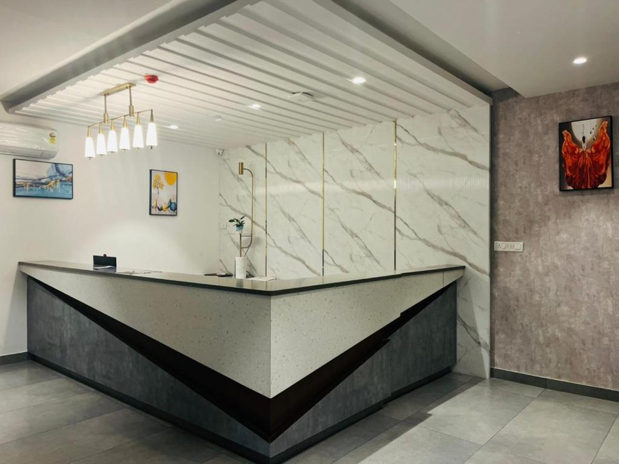 roots luxury suits and banquets