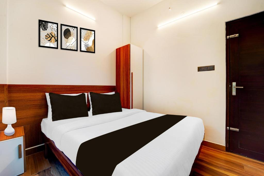 Super Hotel O Gandhi Nagar Near South Railway Backgate,,3 star