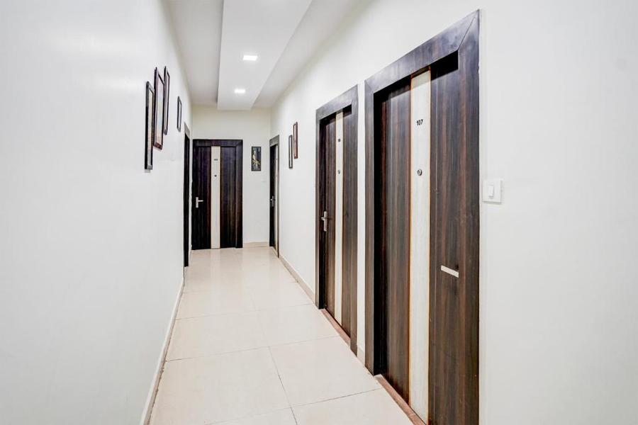 Super Townhouse Faizabad Road Opp Bbd University,Snac2,3 star