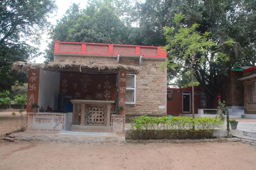 Amraee Rural Resort Craft Village Pranpur,Chanderi,3 star