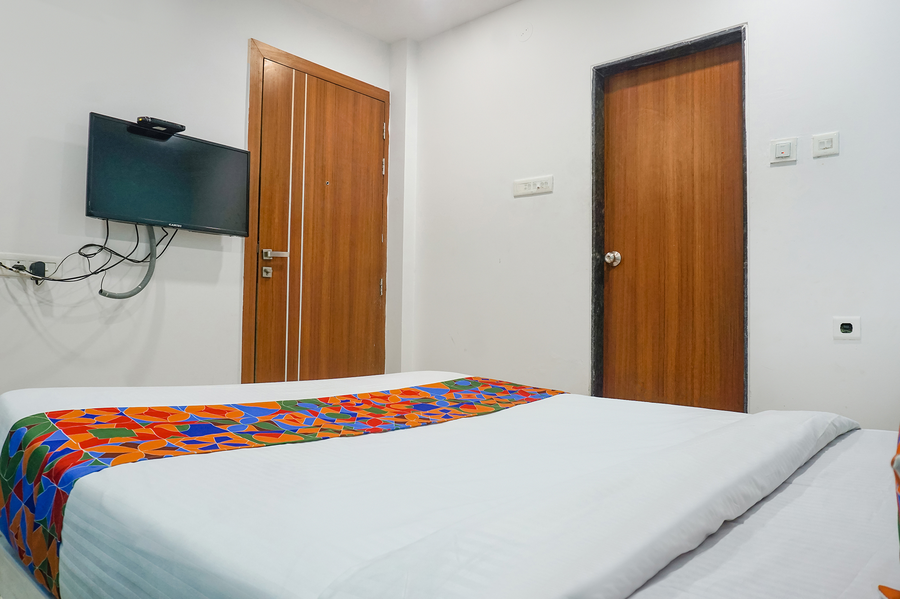 Via Galaxy Hospitality,India>>Pune,4 star