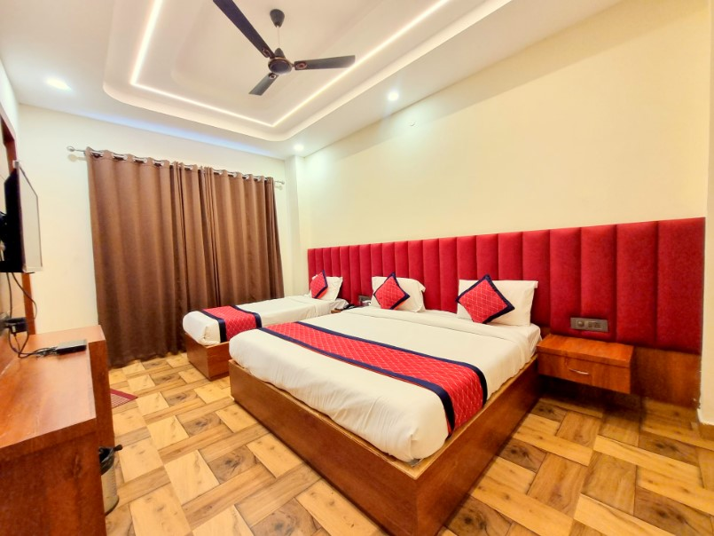 Hotel Grand Sharon,,3 star