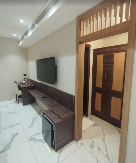 the sm hotel by rmr hotels