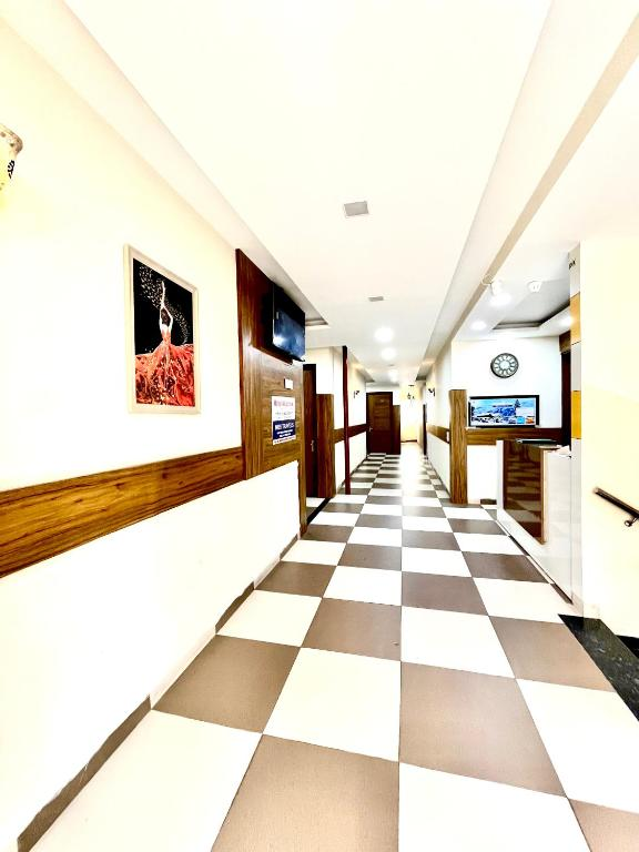 hotel woodlark
