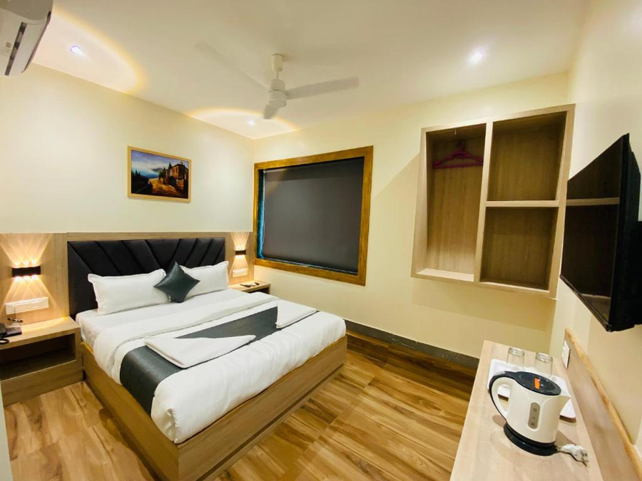 new riza by glitz hotels
