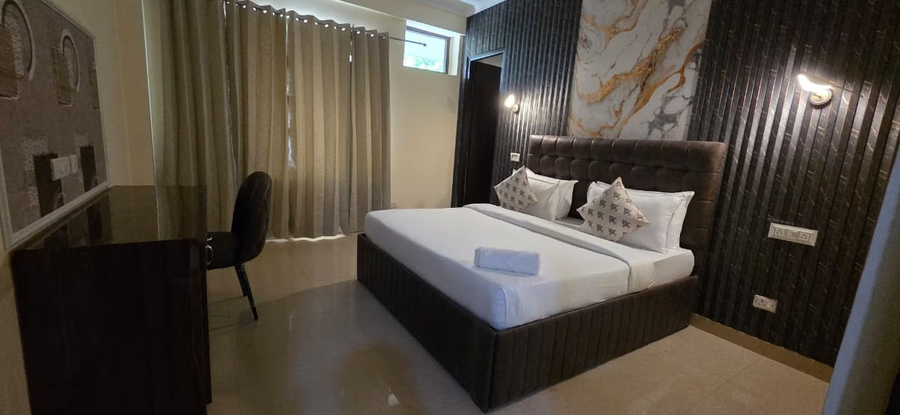 Hotel Fortune Home Sector-72, Noida,,3 star
