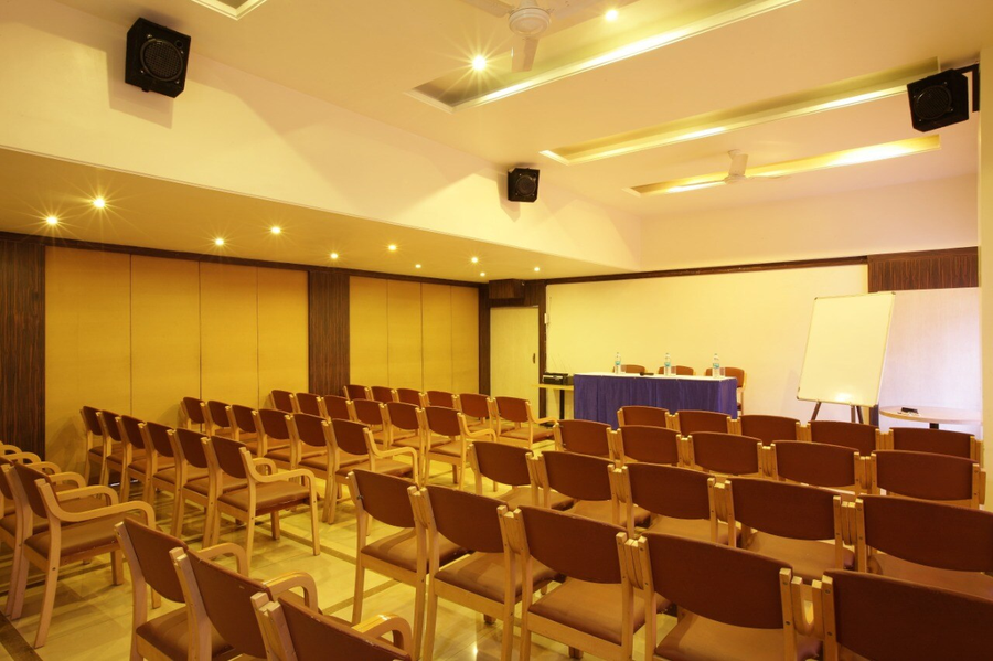 Hotel Orient Crown, Kolhapur, 8.2 Km From Kolhapur Airport>>Mukt Sainik Colony, Kolhapur ,3 star