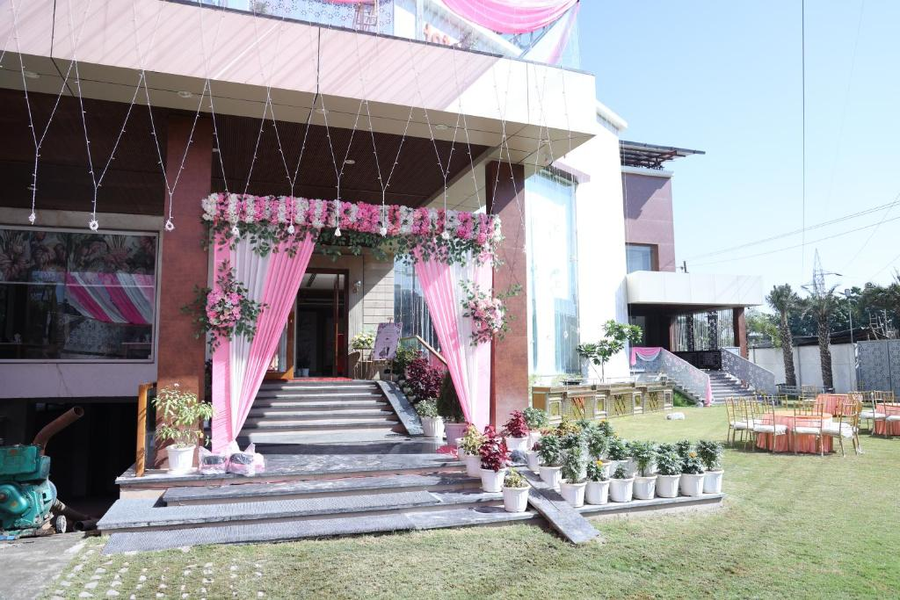 Hotel Chandraa Celebration ISBT Graphic,,4 star