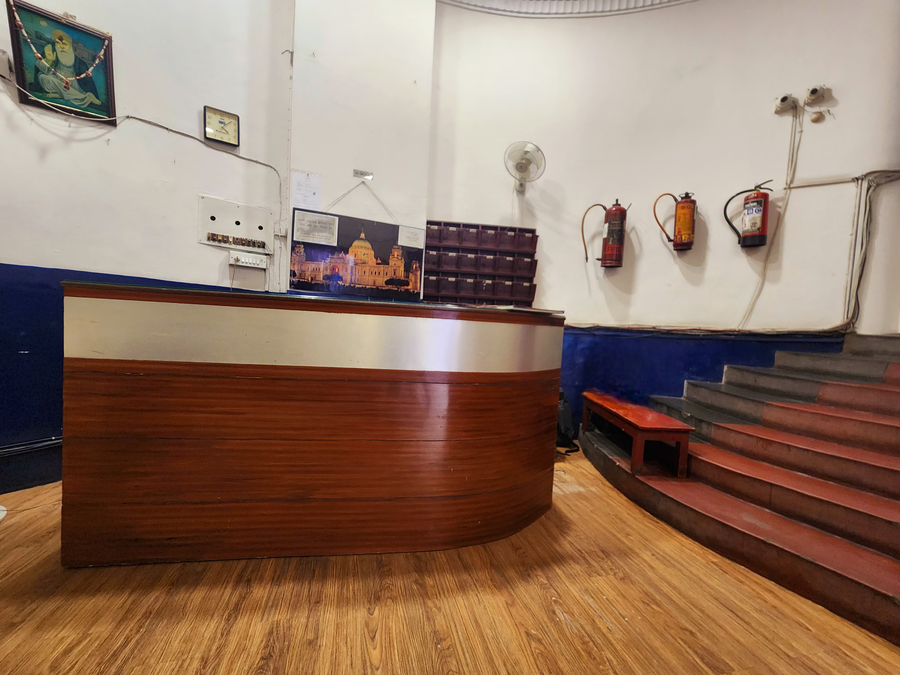 Hotel Raunak,,2 star