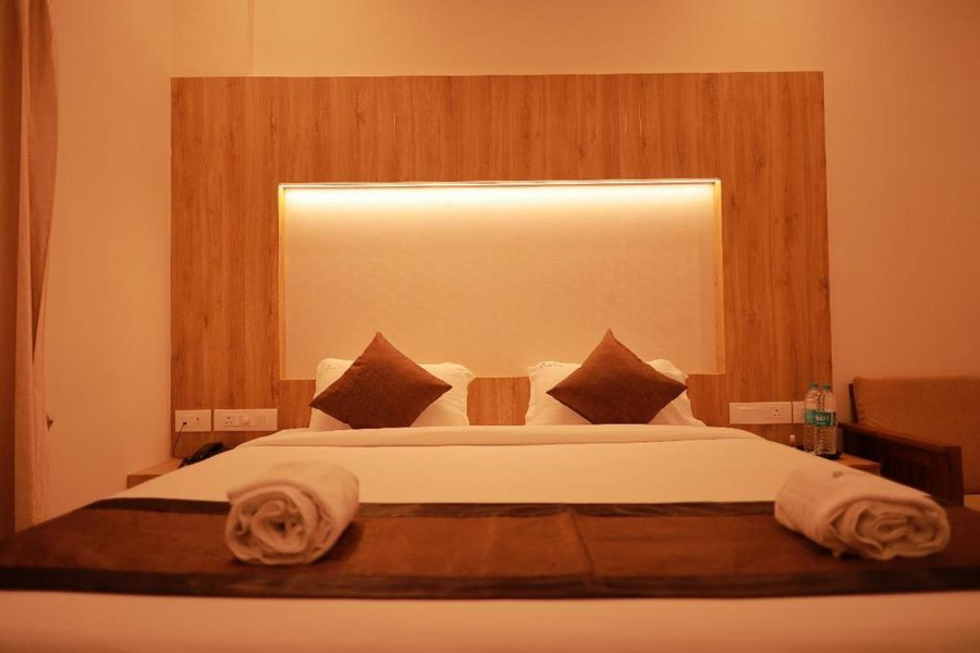 Hotel Sahaya Arasi,,3 star