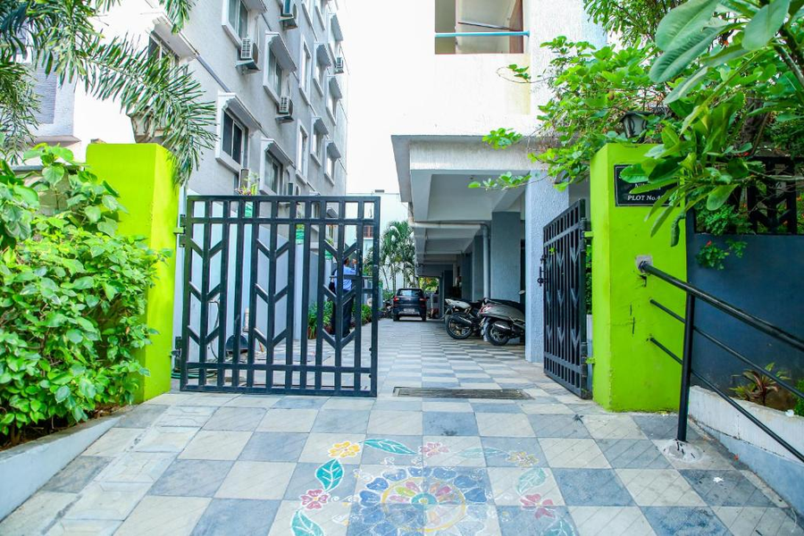 Sri Ramanjaneya Nilayam,,2 star