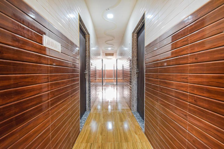 fabhotel maa gayatri sadan nr pram mandir shree banke bihari temple