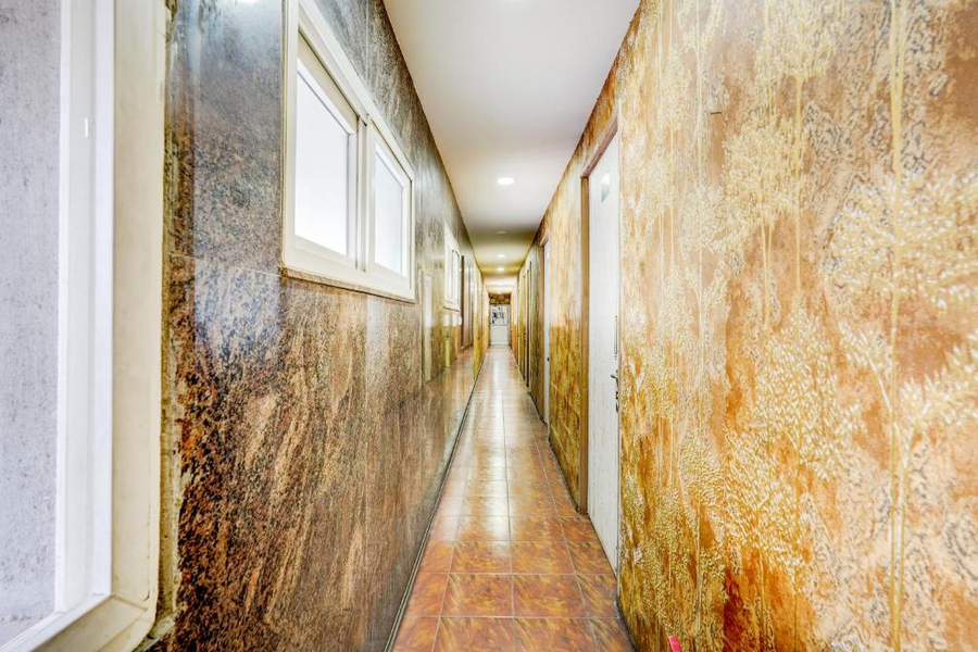 Collection O Vadapalani Murugan Temple,,3 star