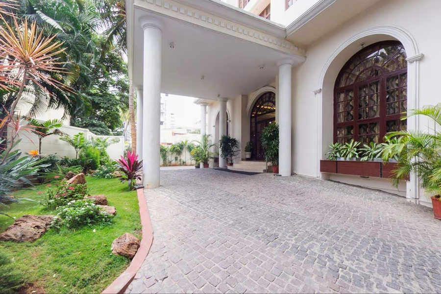 The Grand Magrath Hotel,Residency Road,4 star