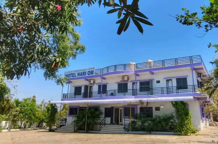 hotel hari om swimming pool in diu