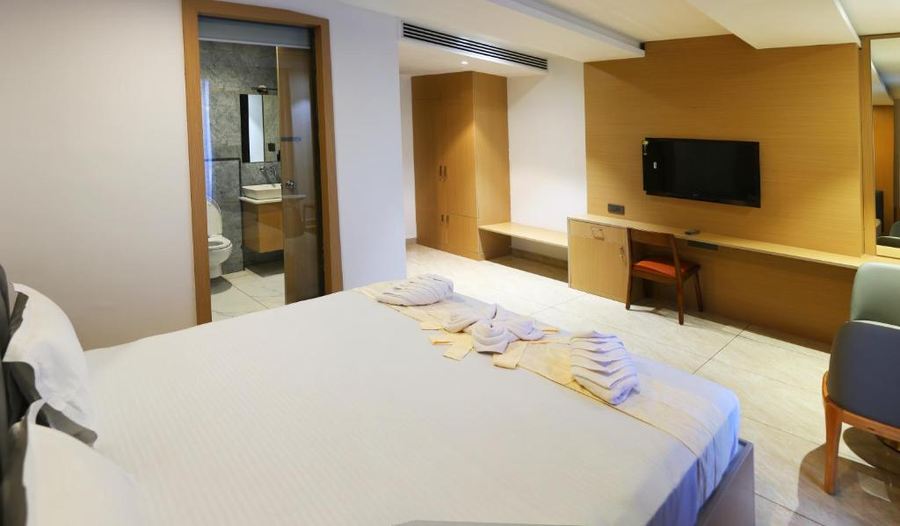 roots luxury suits and banquets