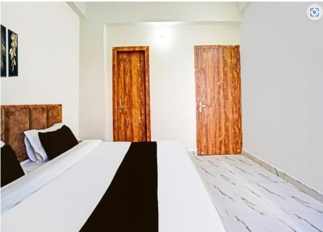 Hotel 7 Solitaires, Kalyanpur, Kanpur,3 star