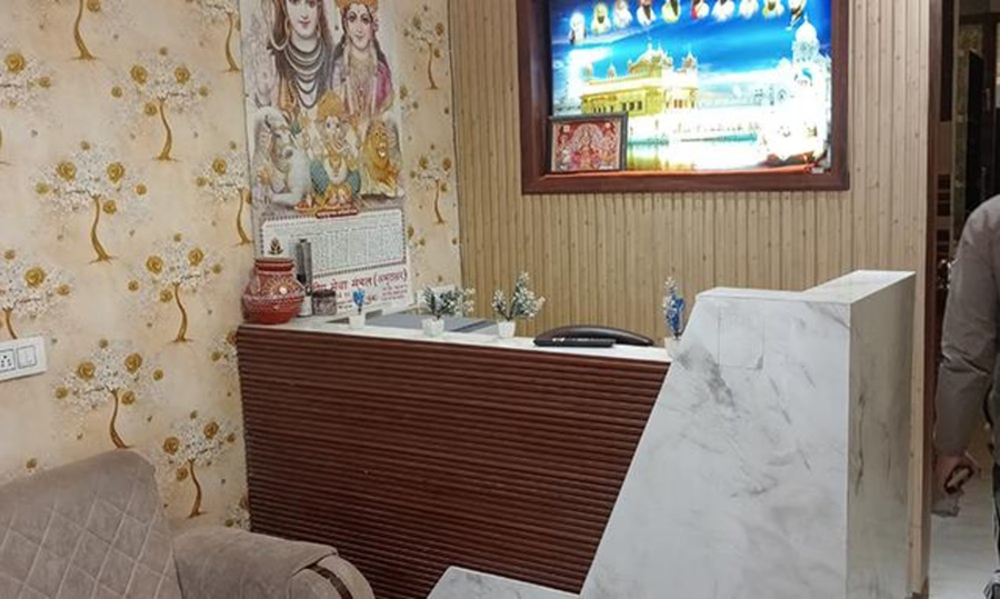 Fabhotel Dm Residency,Near Golden Temple,3 star