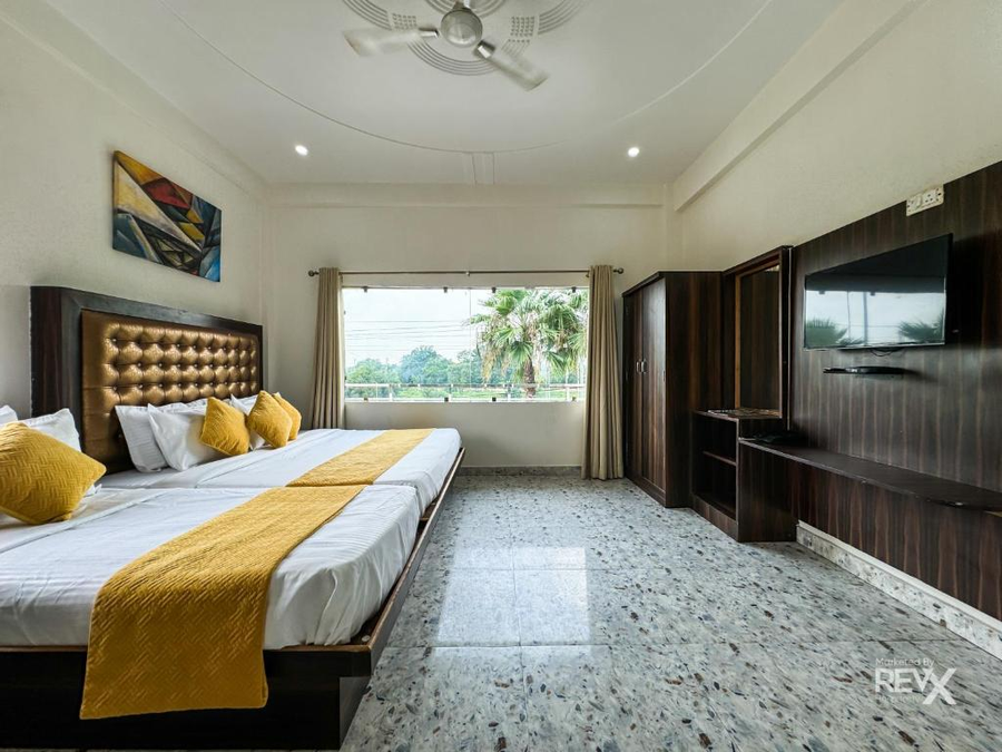 hotel vrinda sarovar