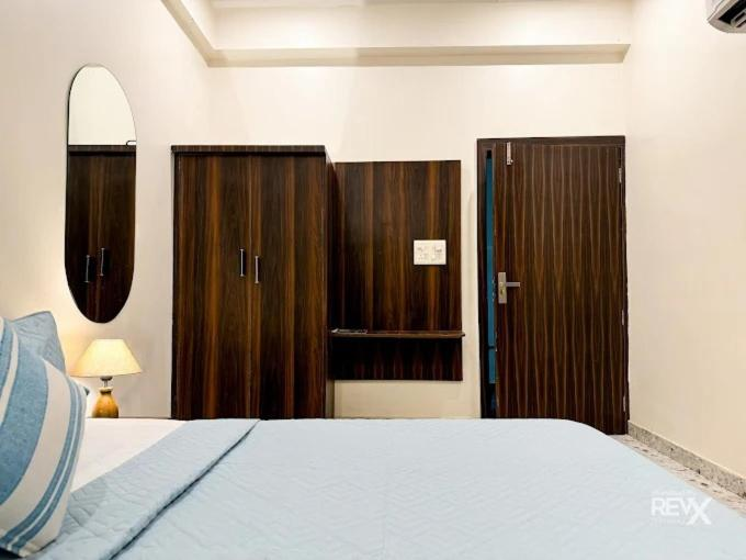 hotel vrinda sarovar