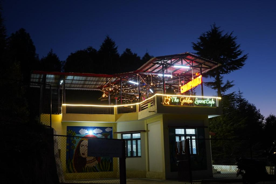 the golden leaves cafe and cottages