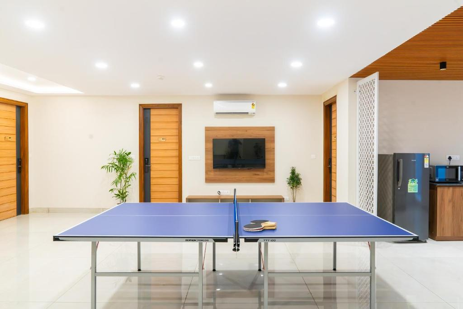 Housr Sector 45 Gurgaon Near Artemis Hospital,,3 star