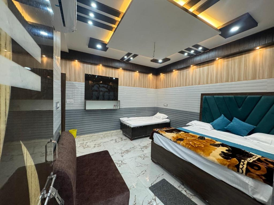 Hotel Samiksha Inn,,3 star