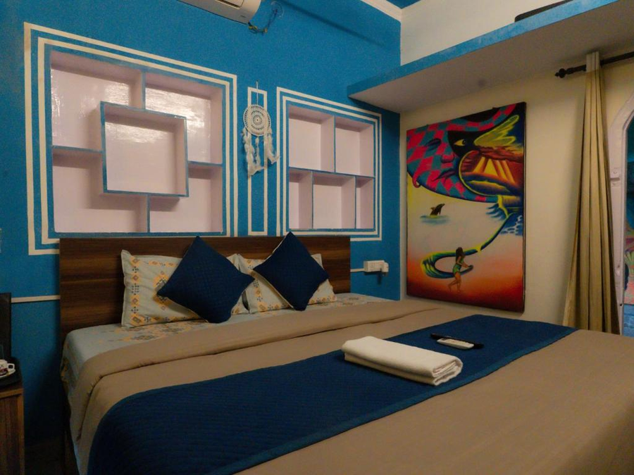 the pink chapter hostel jaipur