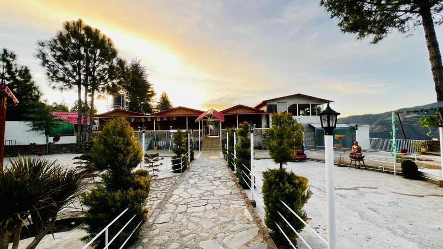 The Chail Heights Hotel&Resort,,2 star