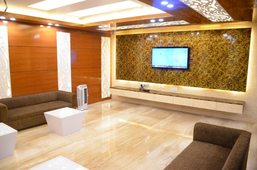 hotel platinum palace near medanta hospital sector 38