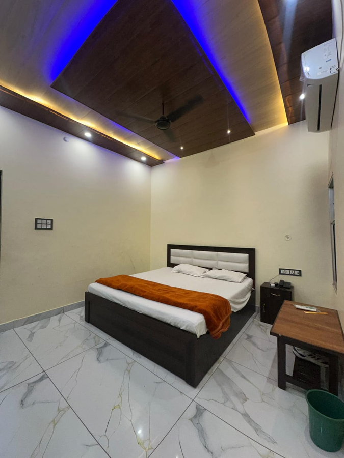 Shree Radhe Palace,Faizabad,3 star