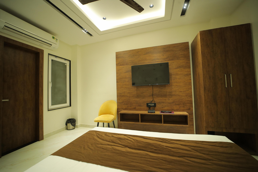 Hotel Sapphire,Tulsi Vihar Colony,3 star