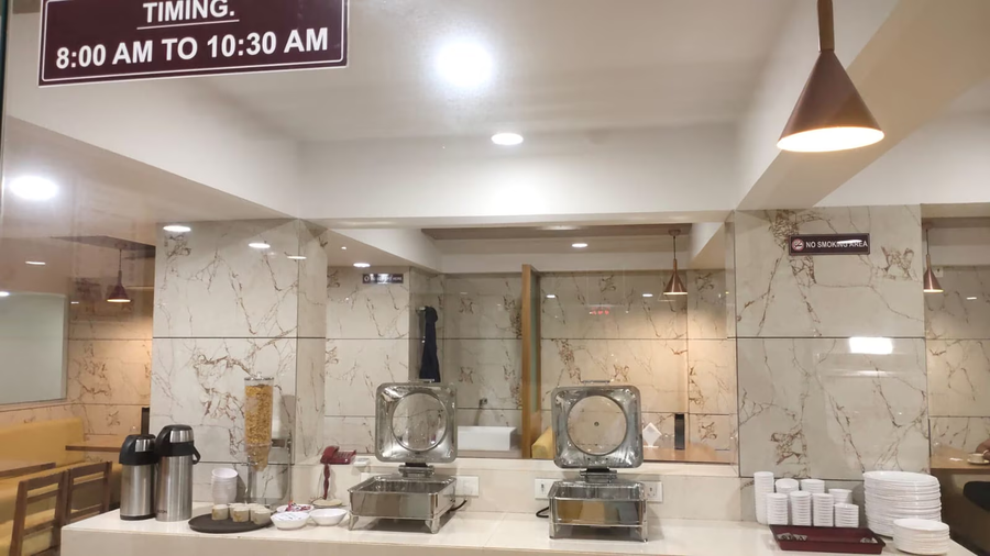 Hotel Golden Plaza,Begumpura,3 star