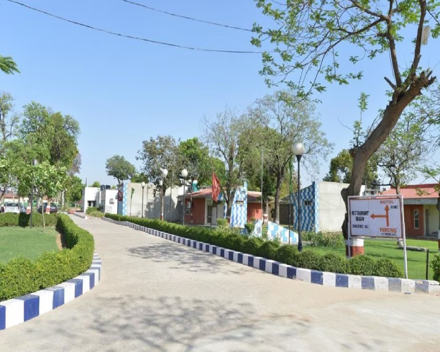 Jungle Babbler Tourist Resort,,3 star