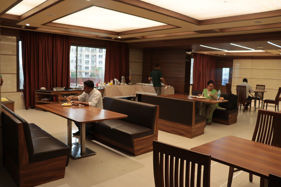 hotel shreeji vatika airport road