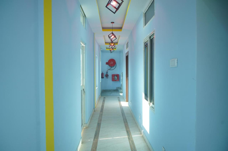 Hotel Aaradhya,,2 star