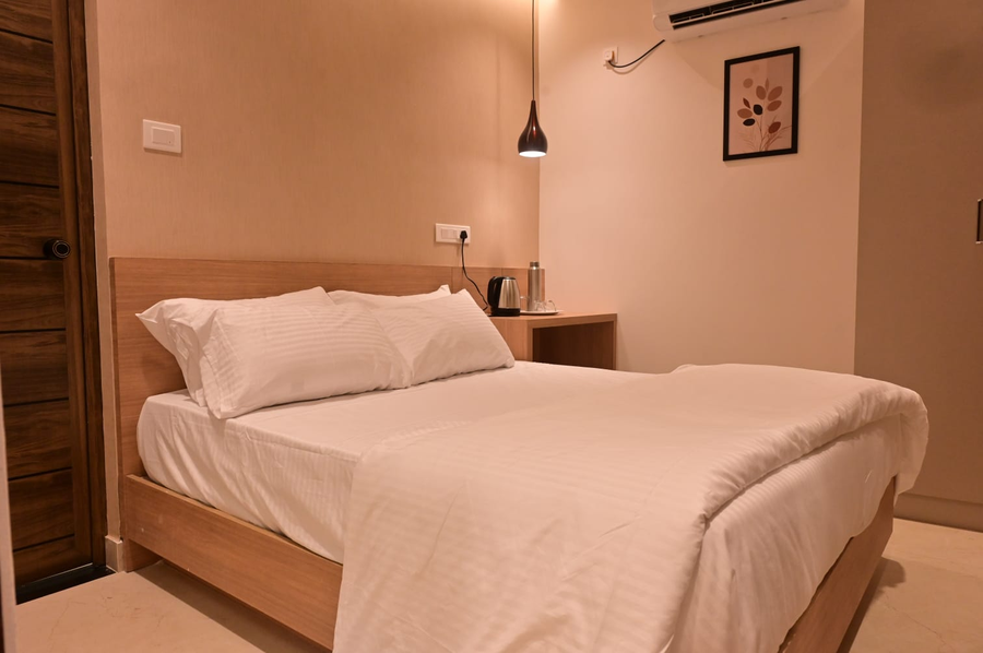 Saba's Courtyard,,3 star