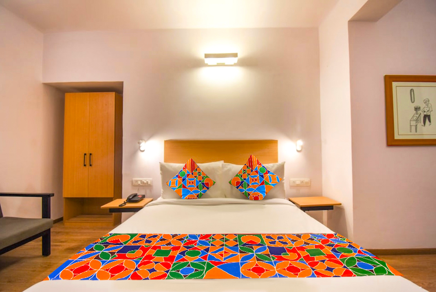via heera holiday inn