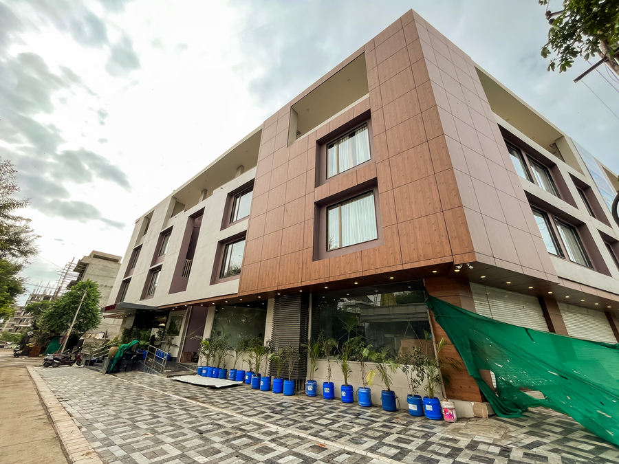 The Clan Indore,Vijay Nagar,3 star