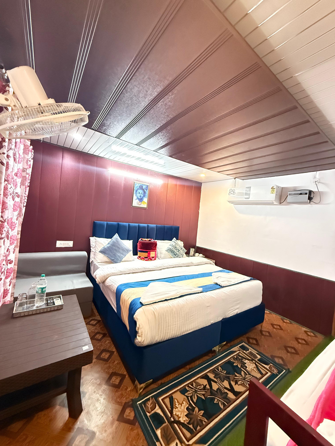 Divine Ganga Retreat,,3 star